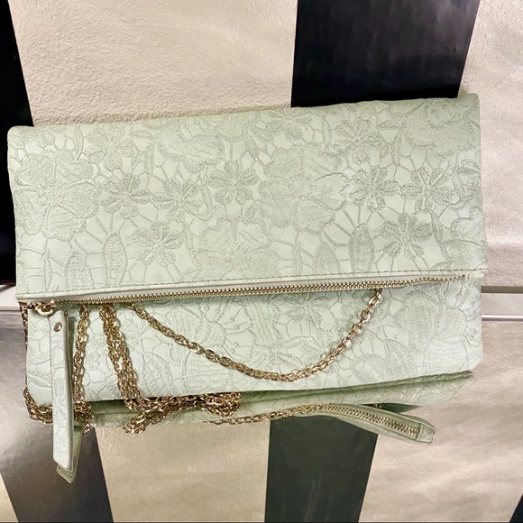 Urban Expressions Dorothy Crossbody Clutch - Picture 3 of 14